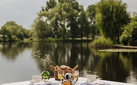 Inn On The Lake